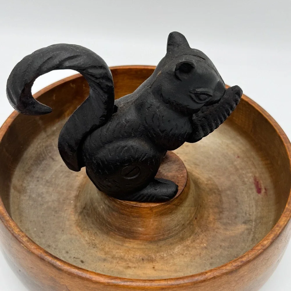 Vintage Cast Iron Mechanical Squirrel Nutcracker Turned Wood Walnut Bowl 8